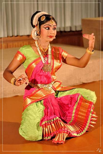 51087 Bharata Natyam 01-2014 (Zz) (Copier).jpg